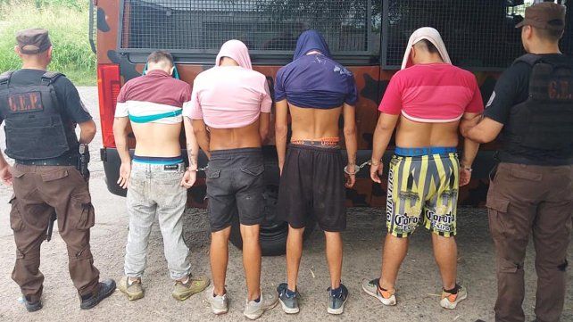 Vecinos cansados llaman al 911 por balaceras y abuso de armas en el sur de Paraná. Detuvieron a cuatro jóvenes de entre 19 y 21 años. Secuestran dos armas&nbsp;