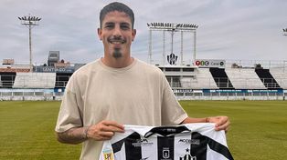 Nazareno Funez fue presentado por el Ferroviario como refuerzo para el torneo y la Libertadores.