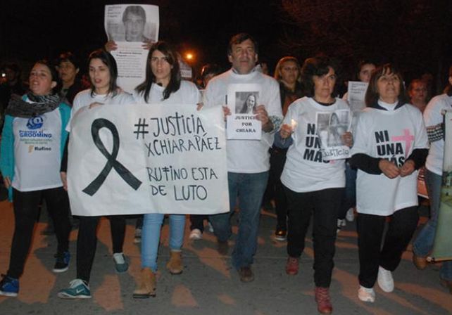 Anoche familiares y amigos de Chiara marcharon por la calles de Rufino. /gentileza Cuper Ameri