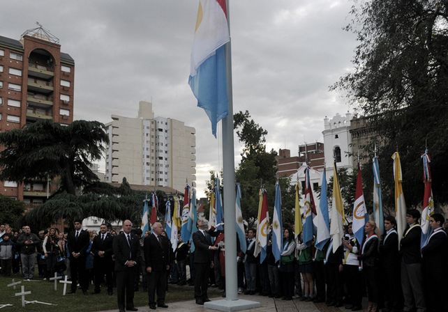 El intendente Corral participó de los actos por el aniversario de la Revolución de Mayo