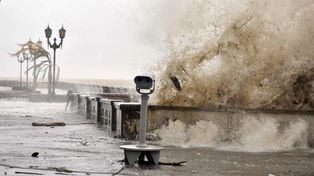 Persisten las lluvias y el viento en la provincia de Buenos Aires y esperan crecidas