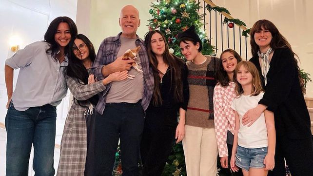 Familia completa: Bruce Willis junto a sus cinco hijas