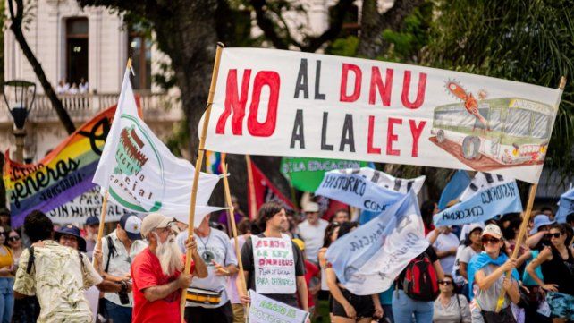 Este viernes a las 18 se convocó a una marcha en Paraná para protestar contra el gobierno de Javier Milei