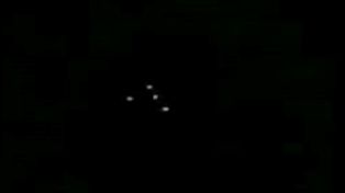 Supuesto OVNI aparece frente a cientos de personas