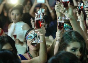 Un sociólogo asegura que después de la pandemia se viene el libertinaje sexual