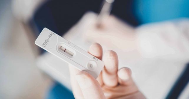 Covid: ¿cuál es el momento adecuado para hacerse autotest o hisopado en laboratorio?