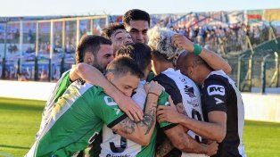 Villa Mitre eliminó por penales a Arsenal y avanzó en la Copa Argentina