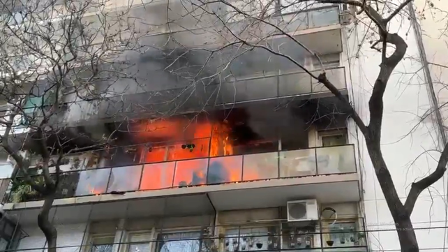 Se incendió un edificio junto al domicilio de Cristina Kirchner