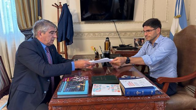 Con la aprobación de los tres pliegos para la Corte Suprema de Justicia de Santa Fe Unidos y el gobernador Maximiliano Pullaro suman otro triunfo político antes de la reforma constitucional.&nbsp;