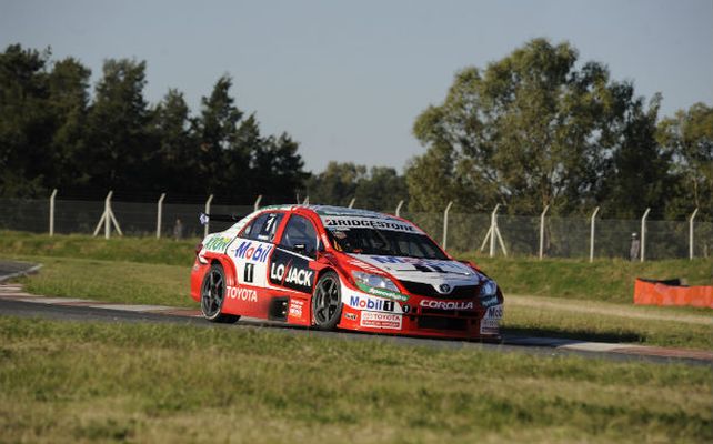Matías Rossi (Corolla) ratificó que el Fangio le sienta bien. Venía torcido