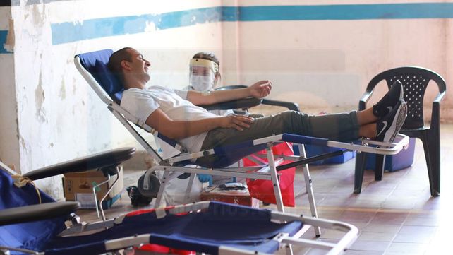 {altText(<p> Uno de los factores de la retracción en la donaci{on de sangre es el temor al contagio del coronavirus.</p>,La campaña de donación de sangre pasó por el club Peñarol)}