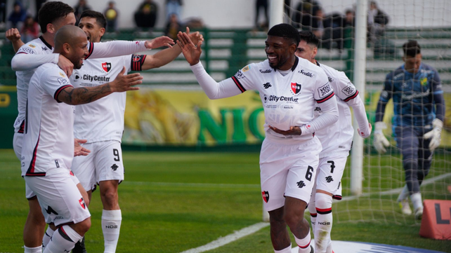 Newell's paró un once alternativo en Florencio Varela e igualó 1-1 con Defensa y Justicia.