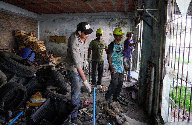 Esta mañana comenzó la demolición de un búnker que pertenecía la banda de los hermanos Funes.&nbsp;