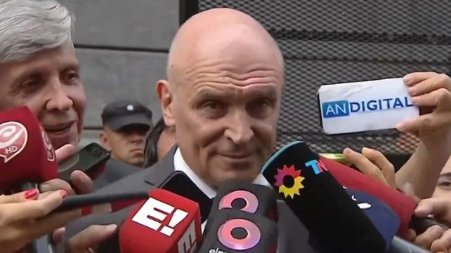 El diputado nacional José Luis Espert dijo este miércoles que se va a aprobar la “ley que todos los representantes del pueblo argentino han decidido para el pueblo argentino”.