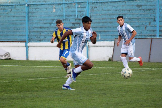 Central cayó 2 a 0 ante el Decano y encima falló un penal.