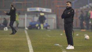 ¿Será que Carlos Tevez está meditando la posibilidad de un doble cinco?