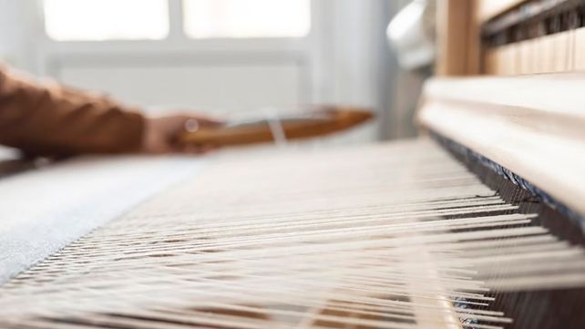 Industrias textiles denuncian que la carga impositiva y la apertura de las importaciones les provocan asfixia en un contexto de caída de consumo