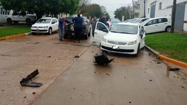 Dos vehículos chocaron en Chajarí y un hombre sufrió una lesión en su cabeza.
