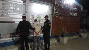 Un violento fue detenido en Bovril tras agredir a su pareja.