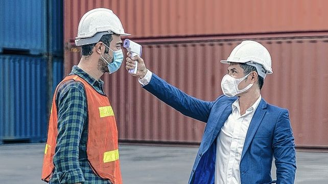 Claudio Moroni aclaró que los trabajadores con Covid siguen cubiertos por las ART