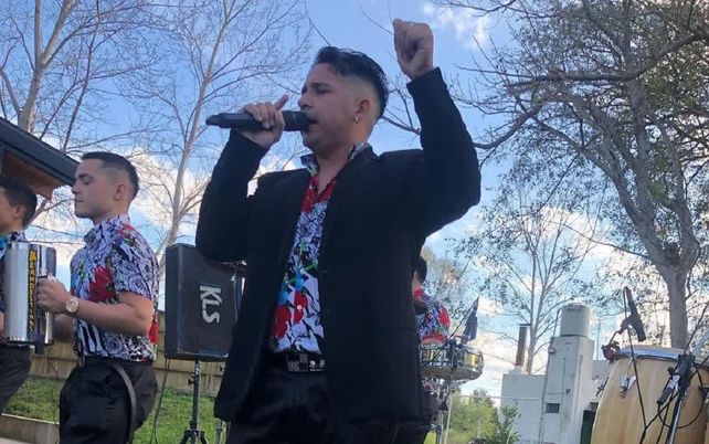 Klandestinos con la voz del paranaense Sebastián Vega