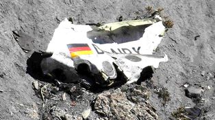 Todo indica que el copiloto estrelló el avión contra la montaña a propósito