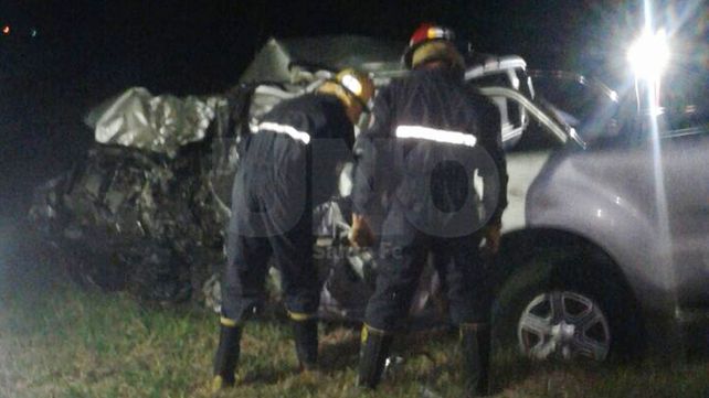 En un violento choque frontal murieron los conductores de dos camionetas