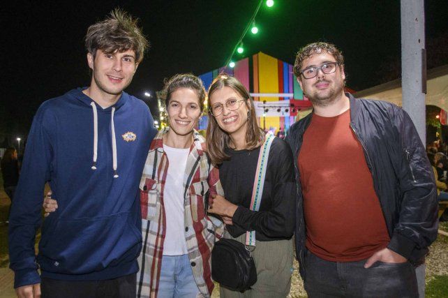 Alexander Feressin, Lorena Petroli, Brenda Feressin y Martín Mercado