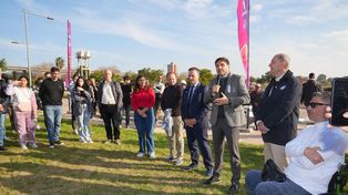 Con el objetivo de garantizar mejores servicios, espacios públicos de calidad, viviendas seguras y mayores oportunidades de desarrollo para los habitantes del barrio, el gobierno de Santa Fe lleva adelante una intervención integral en Remanso Valerio, en articulación con la Municipalidad de Granadero Baigorria.