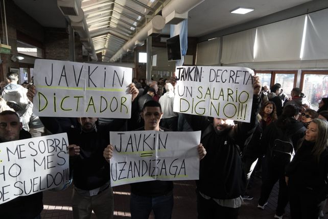 La huelga incluyó carteles de protesta en el Distrito Centro.