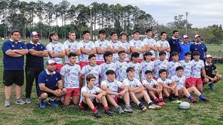 El plantel y el staff de Santa Fe que jugará el Argentino en la ciudad de Junín.