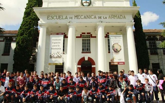 Los juveniles de San Lorenzo en la visita del pasado jueves al Museo de la Memoria