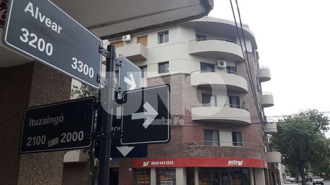 Hombre araña. El ladrón ingresó por el balcón del departamento que da al frente del edificio. La pregunta de todos los vecinos por estas horas: ¿cómo hizo para subir?