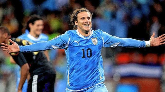 Diego Forlán volverá a jugar a los 41 años en la Liga Universitaria de Uruguay.