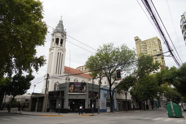Su nombre se debe a la iglesia de Lourdes