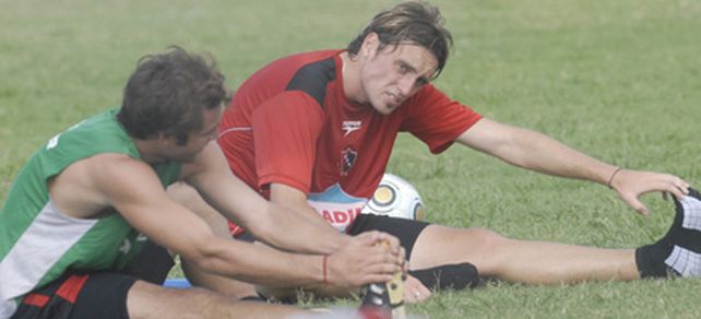 Armani vuelve a ser titular en Newells y jugar junto a Salcedo