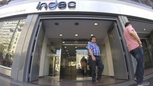 Para el Indec, una familia necesitó $1.605.497 para no ser pobre.