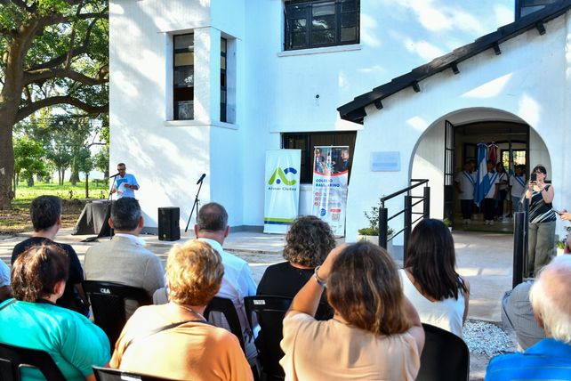 Alvear inauguró una escuela técnica con enfoque Steam, un nuevo horizonte educativo