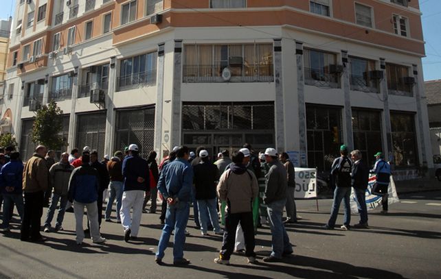 Los trabajadores se congregaron en las inmediaciones de San Lorenzo y Ovidio Lagos. (Foto: archivo)