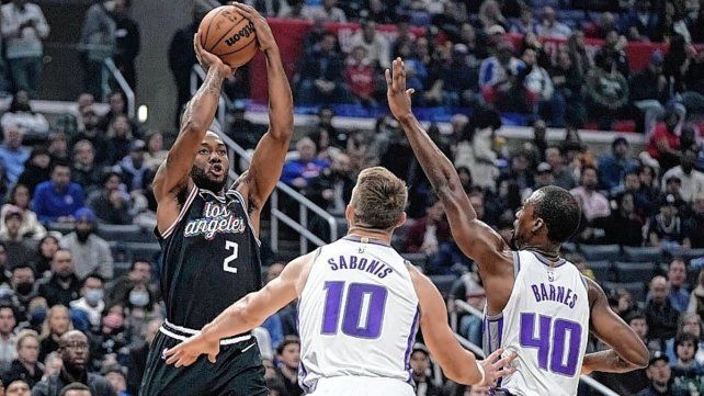 Sacramento y Clippers destrozaron redes en un partido que entró en la historia de la NBA.