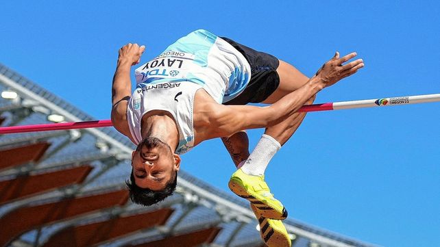 El correntino Carlos Layoy logró su mejor marca del año con 2.21 metros en la prueba de salto en alto.
