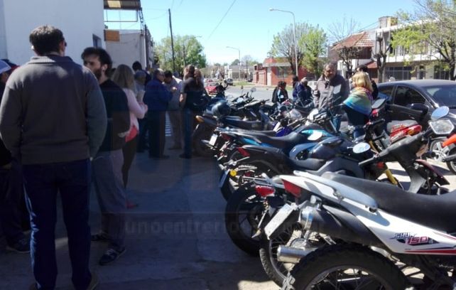 Frente a Flecha Bus protestaron por el despido de 37 trabajadores