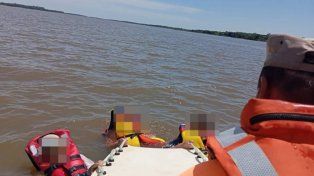 Colón: Prefectura rescató a cuatro personas que cayeron al río Uruguay