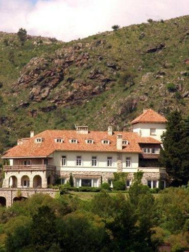 Se vende por u$s3,1 millones el castillo que un rosarino mandó a construir en Córdoba