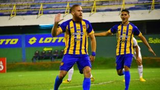El goleador paraguayo que llamó la atención de Unión