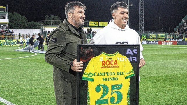 Lisandro Martínez presente en el partido jugado en Florencio Varela.