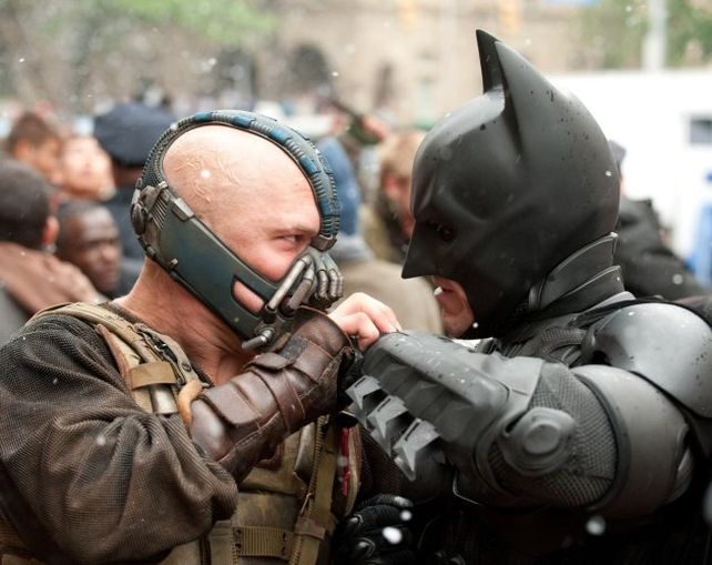 Bane es el villano que en esta última película lucha contra Batman.