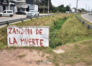 Caos de tránsito y peligro en el norte de Aristóbulo del Valle: vecinos aseguran que pasan 9.000 autos por día y exigen obras viales
