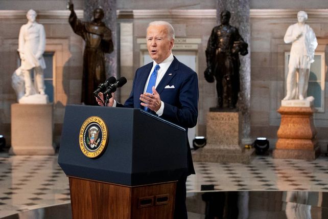 Biden durante su solemne discurso en el Capitolio