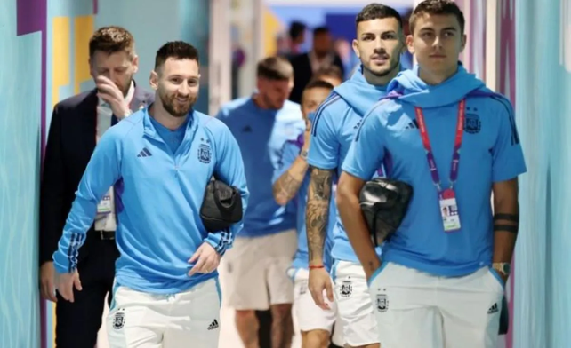 La Selección llega a la madrugada al país tras coronarse campeona del mundo en Qatar